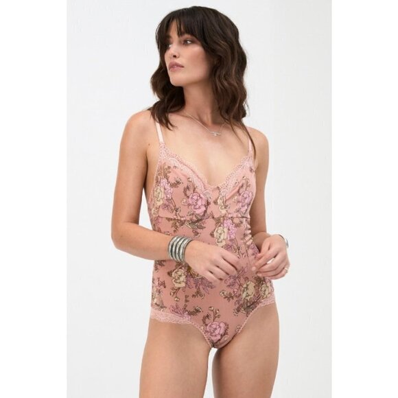 💕SPELL & THE GYPSY💕 Rosa Bodysuit Blush Medium M NWT - Picture 4 of 16
